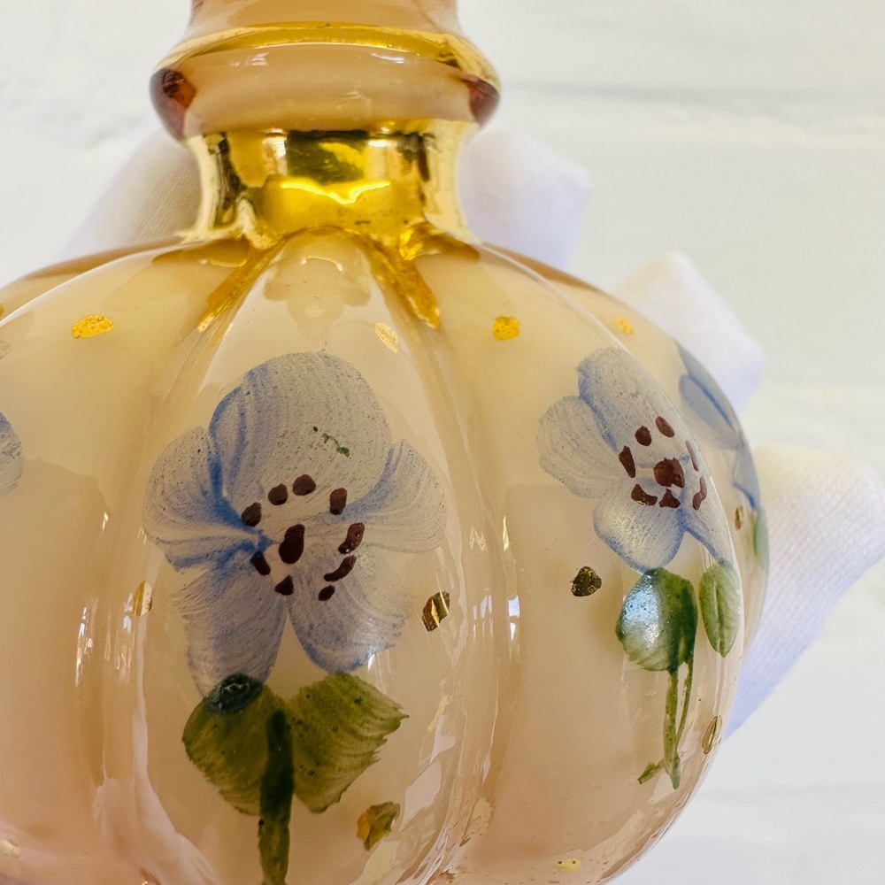 Vtg Fenton Art Glass Perfume Bottles Pink W/Blue Flowers &Gold Accents Signed‎ - Picture 7 of 10